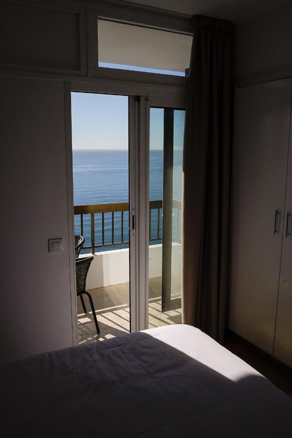 Beachfront Apartment Малага Экстерьер фото