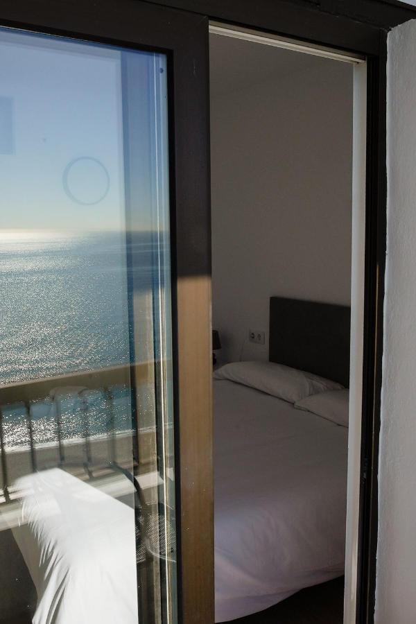 Beachfront Apartment Малага Экстерьер фото